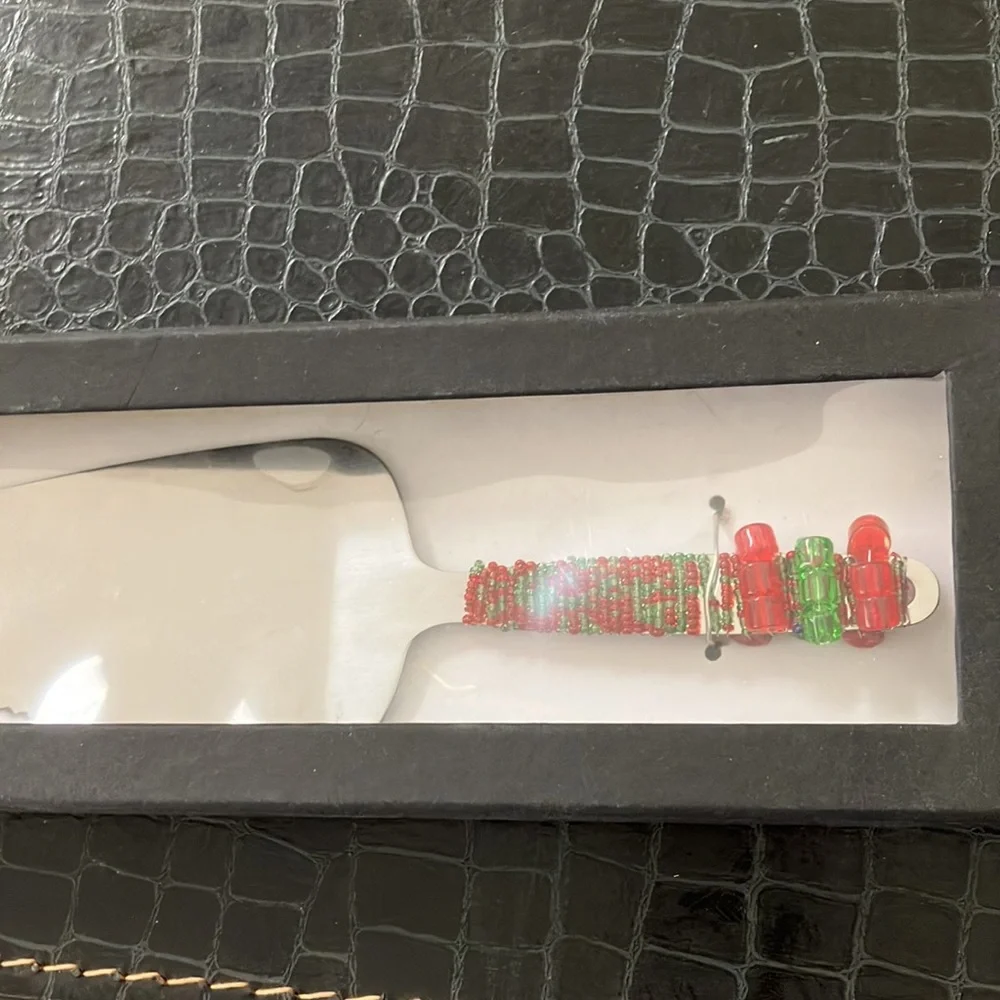 Nib cake server